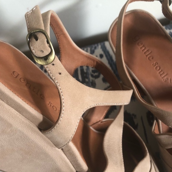 NWOT Gentle Souls suede platform sandals - Picture 5 of 10